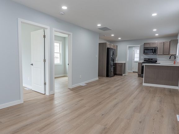 5th image of 20925 Ridgemont Rd