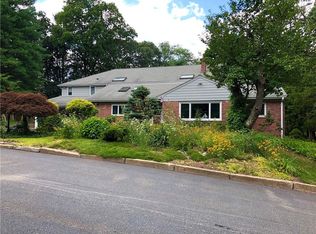 14 Cliffside Dr, Lincoln, RI 02865
