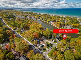 24 Indianola Cres, Wasaga Beach, ON L9Z 2W3