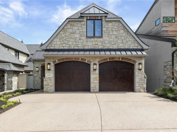 4635 Jarboe St, Kansas City, MO 64112