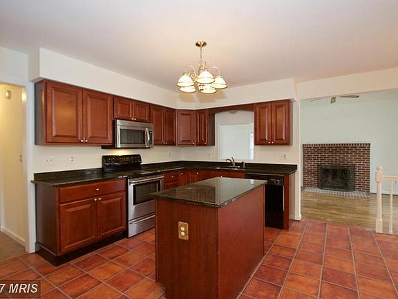 5th image of 3106 Rolling Green Dr