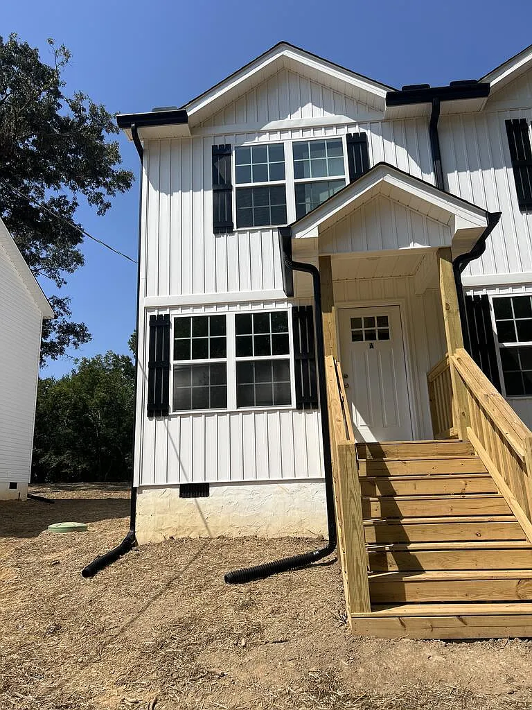 2 bed, 2.0 bath, 900 sqft, $1,400 — Photo 1