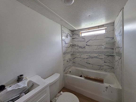 5th image of 1200 N Davis Ave #19