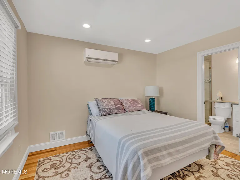 410 4th Ave #2 — Photo 11