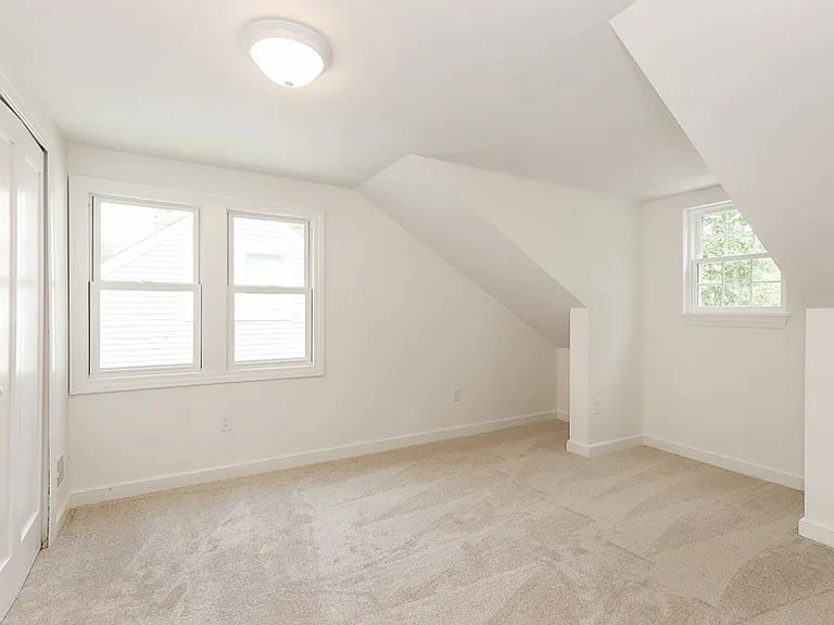 27011 Normandy Rd — Photo 11