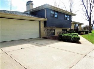 16565 S Gaylord Rd, Lockport, IL 60441