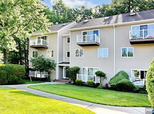 29 Presidential Dr, Englewood, NJ 07631