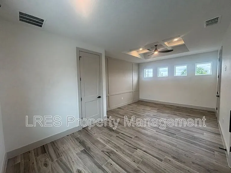 722 Ellwood Ave — Photo 32