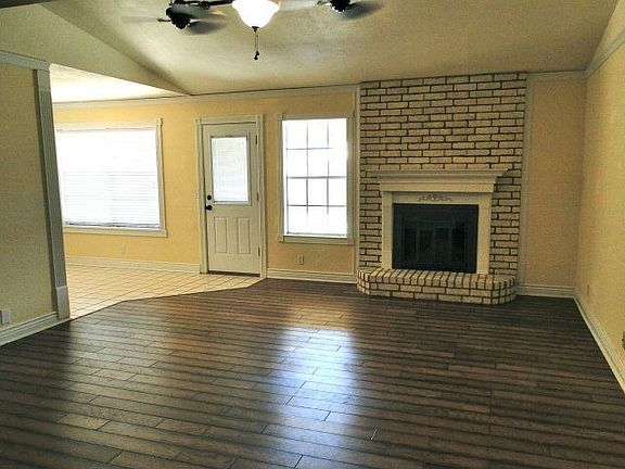 2nd image of 4905 Brazos Ave