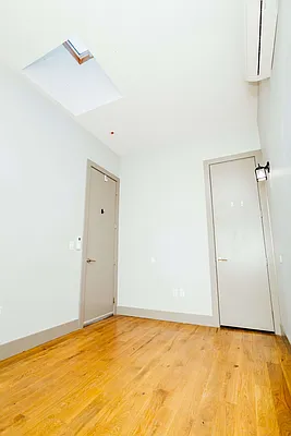 Rented by Nooklyn NYC LLC | media 68