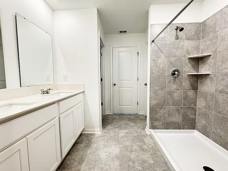 645 Bell Prairie Cir — Photo 16