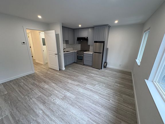 5th image of 1038 Winnemucca Ave #4