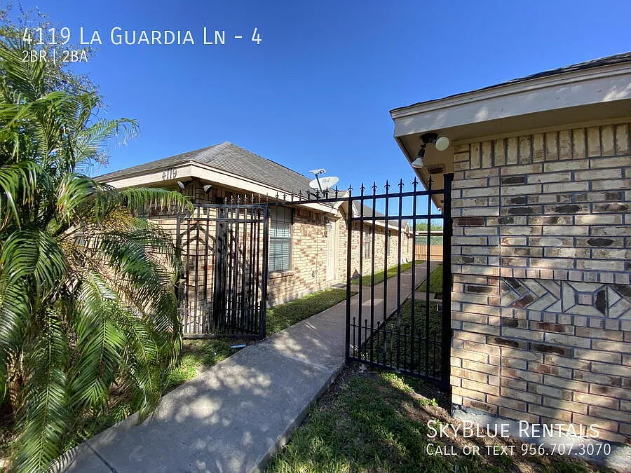 "Charming 2-Bed, 2-Bath Retreat in Edinburg - Spacious 958 Sq Ft Haven!" — Photo 3