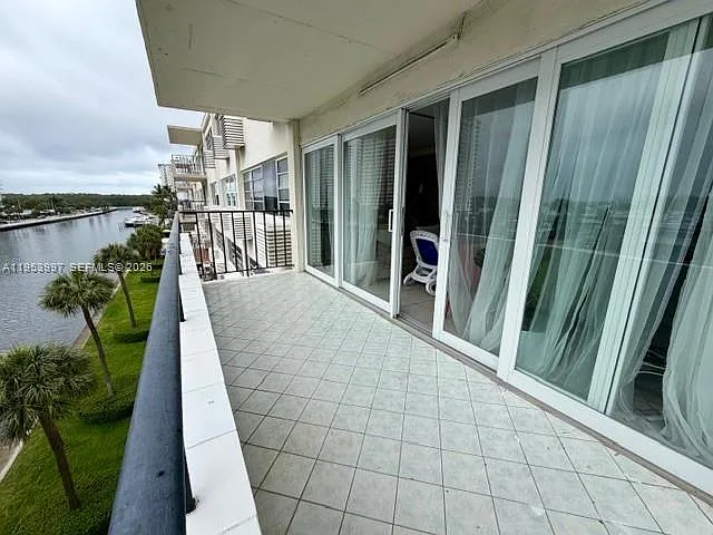 220 Kings Point Dr #501 — Photo 4