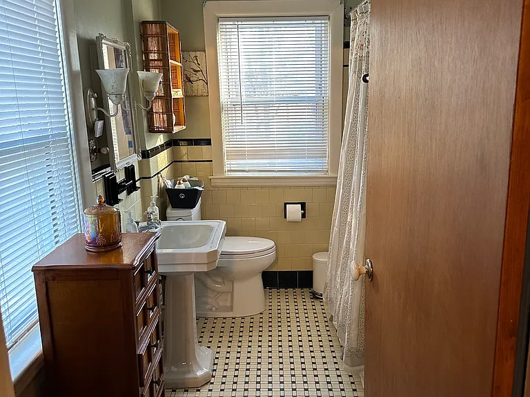 Primrose Dr — Photo 17
