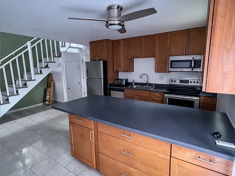 203 Vassar Dr SE #C — Photo 5