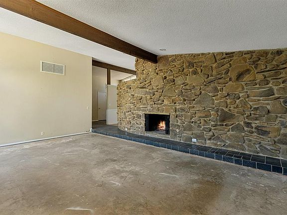 4th image of 3709 NW 68th St