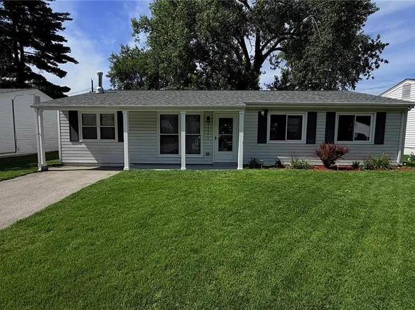 11971 Brookmont Dr, Maryland Heights, MO 63043