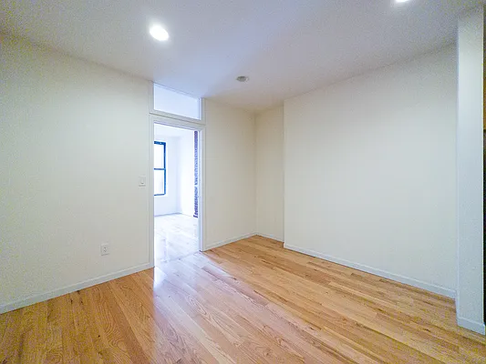 Rented by Compass | media 24