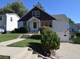 109 Sunny Dr, Algonquin, IL 60102