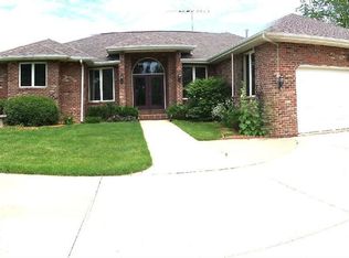 9023 Pheasant Ln, Dubuque, IA 52003