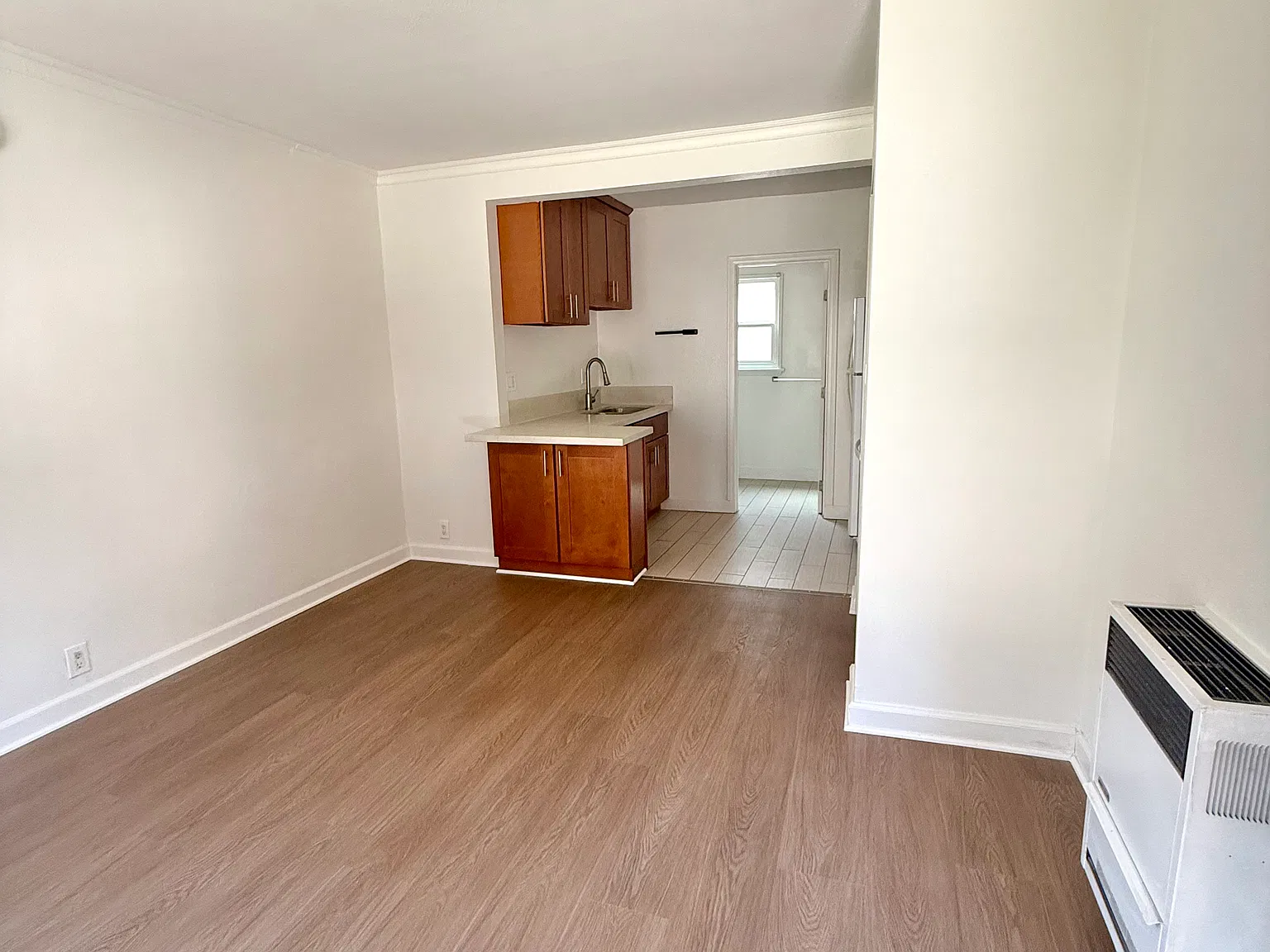 Studio, 260 sqft, $1,400 — Photo 2