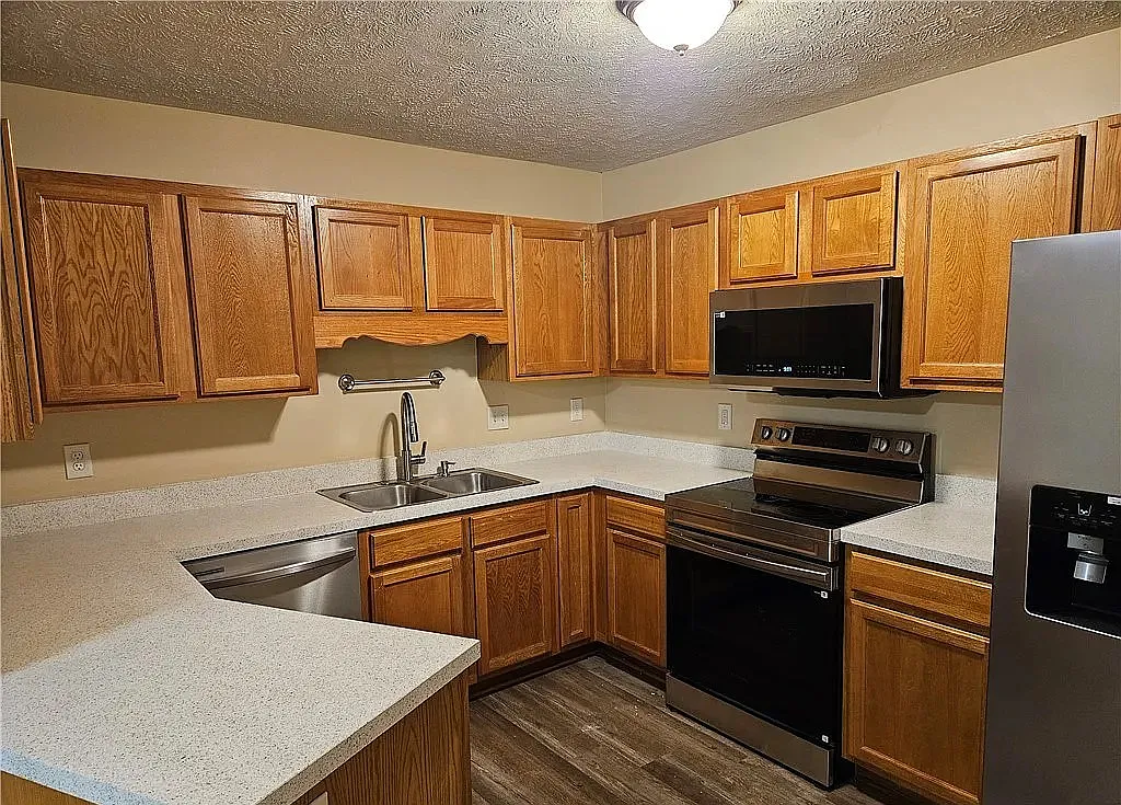 3375 Galleria Dr — Photo 1