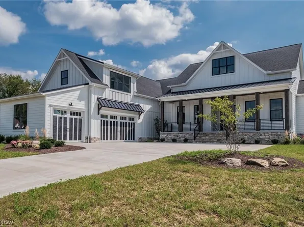 8813 Regency Dr NW, Massillon, OH 44646