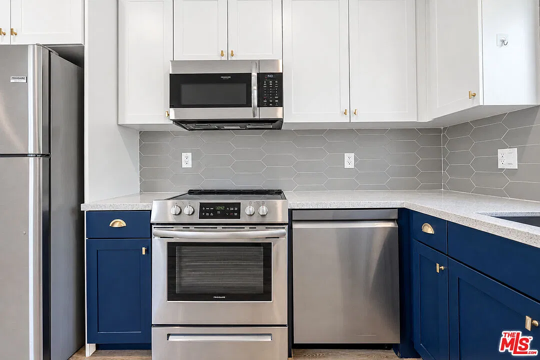 1 bed, 1.0 bath, 572 sqft, $2,695 — Photo 3