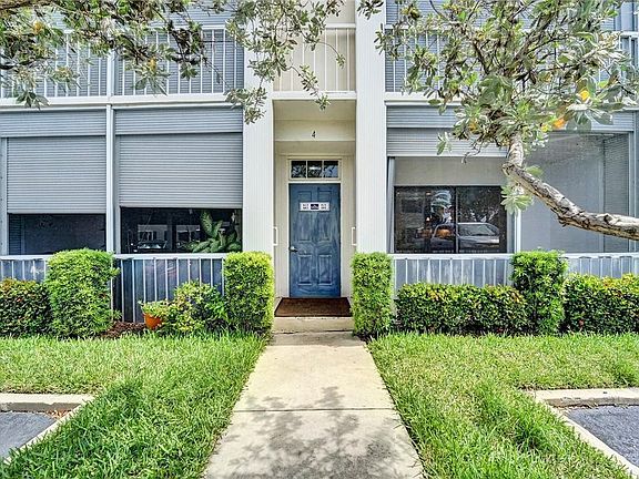 5th image of 180 Cypress Club Drive #801