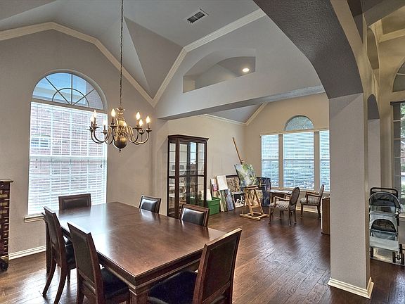 5th image of 3400 Glenmoor Dr