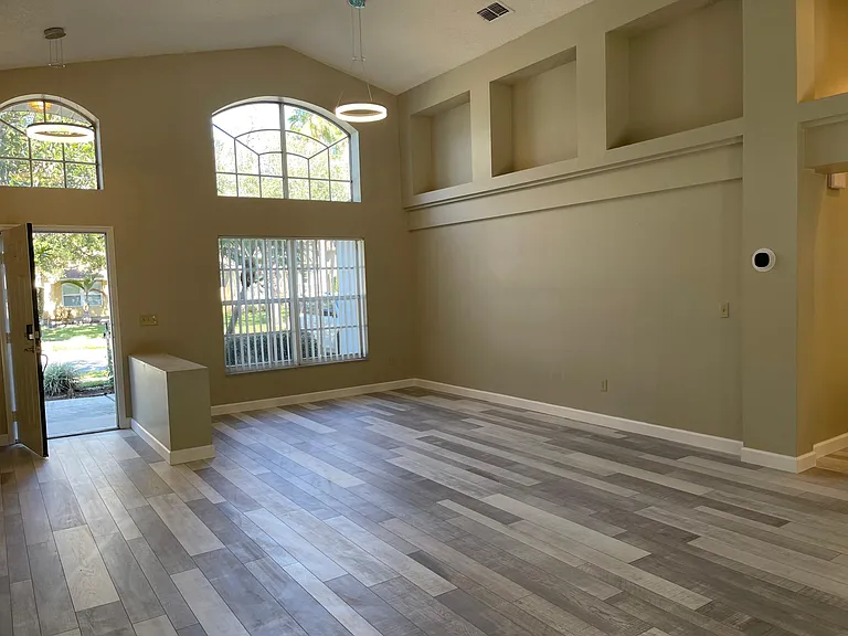 9303 Rockrose Dr — Photo 10
