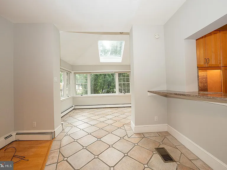 212 Elm Ter #1 — Photo 9
