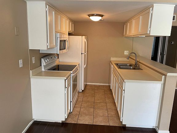 3rd image of 2228 E Campbell Ave APT 108