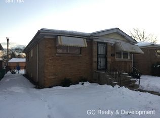 10111 S Van Vlissingen Rd, Chicago, IL 60617