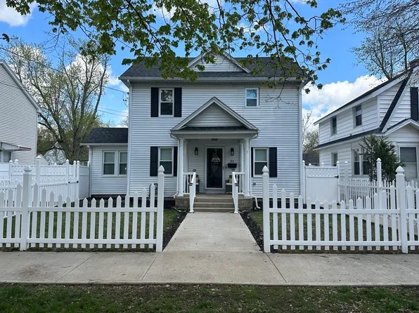 83 Warrenton St, Springfield, MA 01109