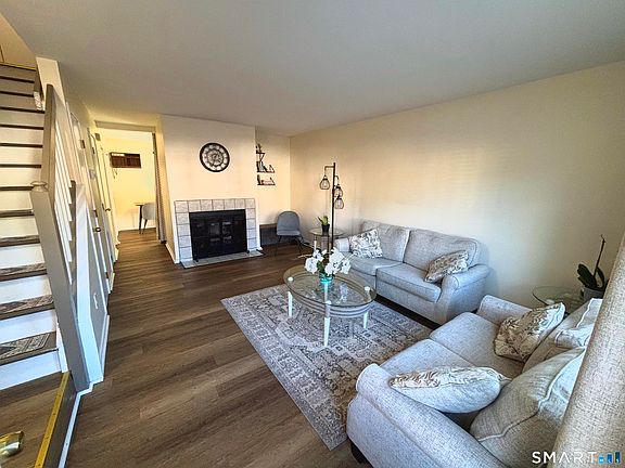 2nd image of 585 Park Road #2-3