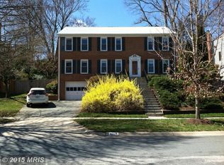 9008 Le Velle Dr, Chevy Chase, MD 20815