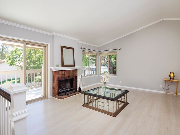 5th image of 660 Cervantes Ct