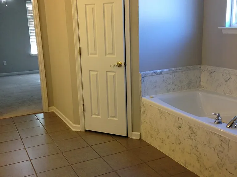 Jacuzzi Tub in Master with 2 walk-in closets