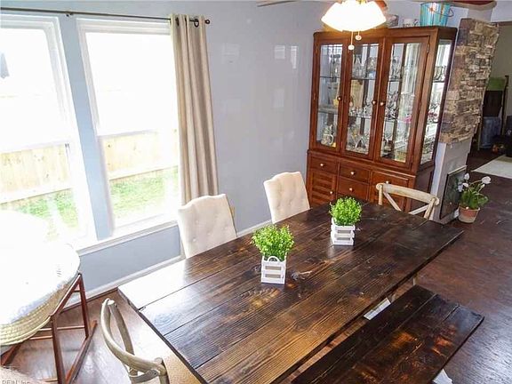 5th image of 1076 Gauguin Dr