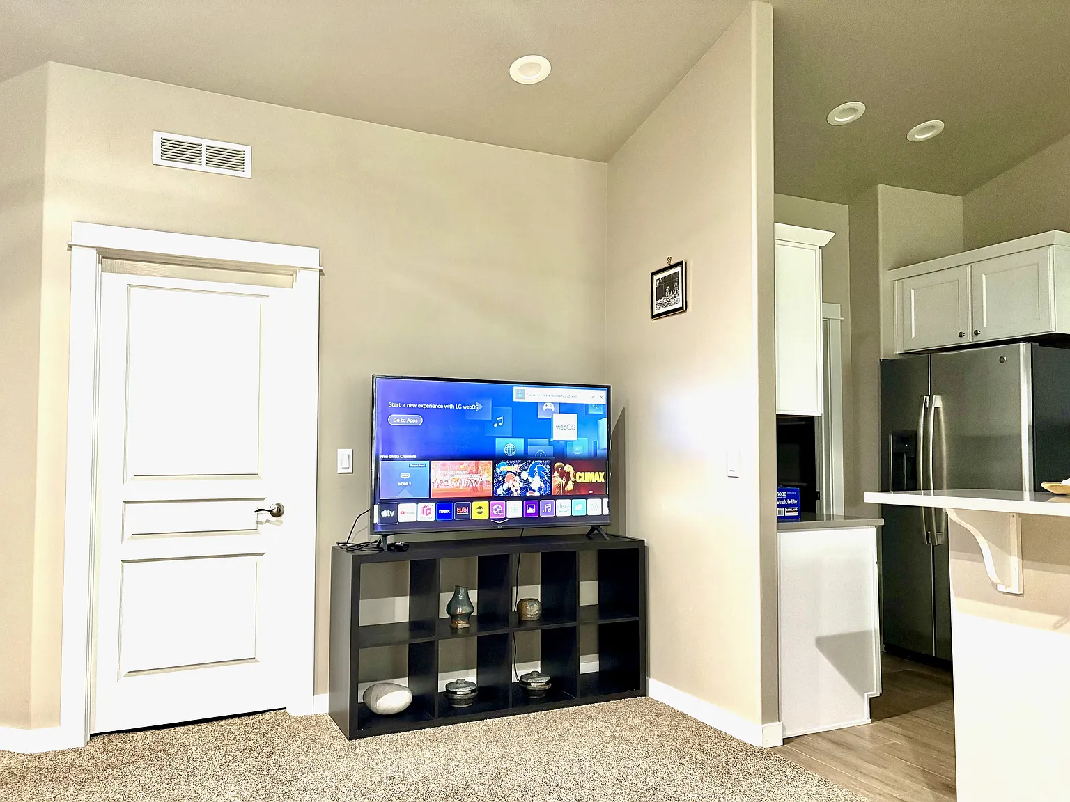 8107 S Topaz Ridge Ave — Photo 4