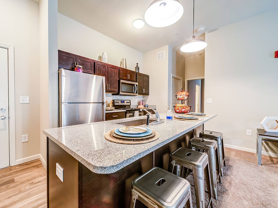 17-University Edge Greenville _ Dickinson Lofts-Model-Kitchen