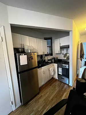 Rented by Salon Realty Corp | media 5