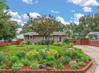 249 Sherrie Ln, Woodbury, MN 55125