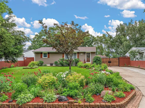 249 Sherrie Ln, Woodbury, MN 55125