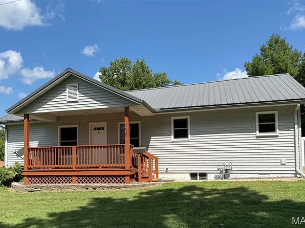 330 S 2nd St, Vandalia, IL 62471