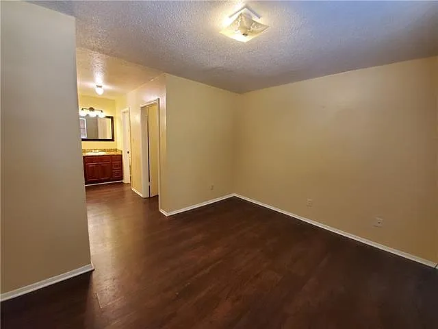 1225 Truxton St #21 — Photo 10