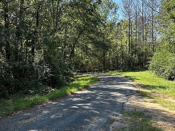 4th image of 23 Woodie Ln