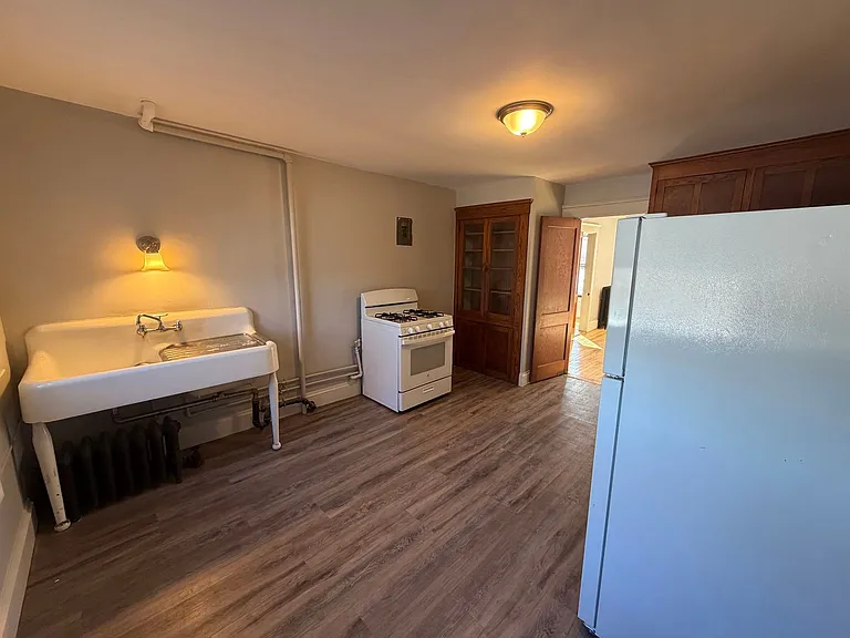 248 N Main St #8 — Photo 5